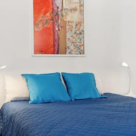 Charming With Big Terrace *