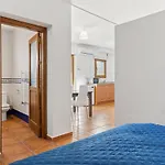 Апартаменты Charming With Big Terrace