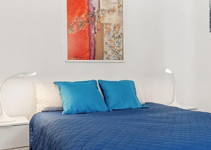 Charming With Big Terrace *